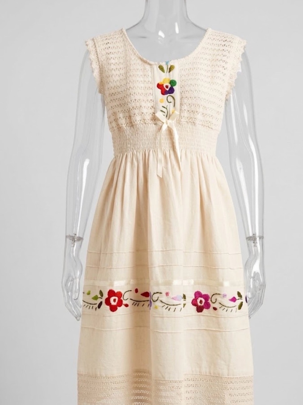 Handmade Vintage Mexican Girls Embroidered Cotton Linen Dress (Size 6)